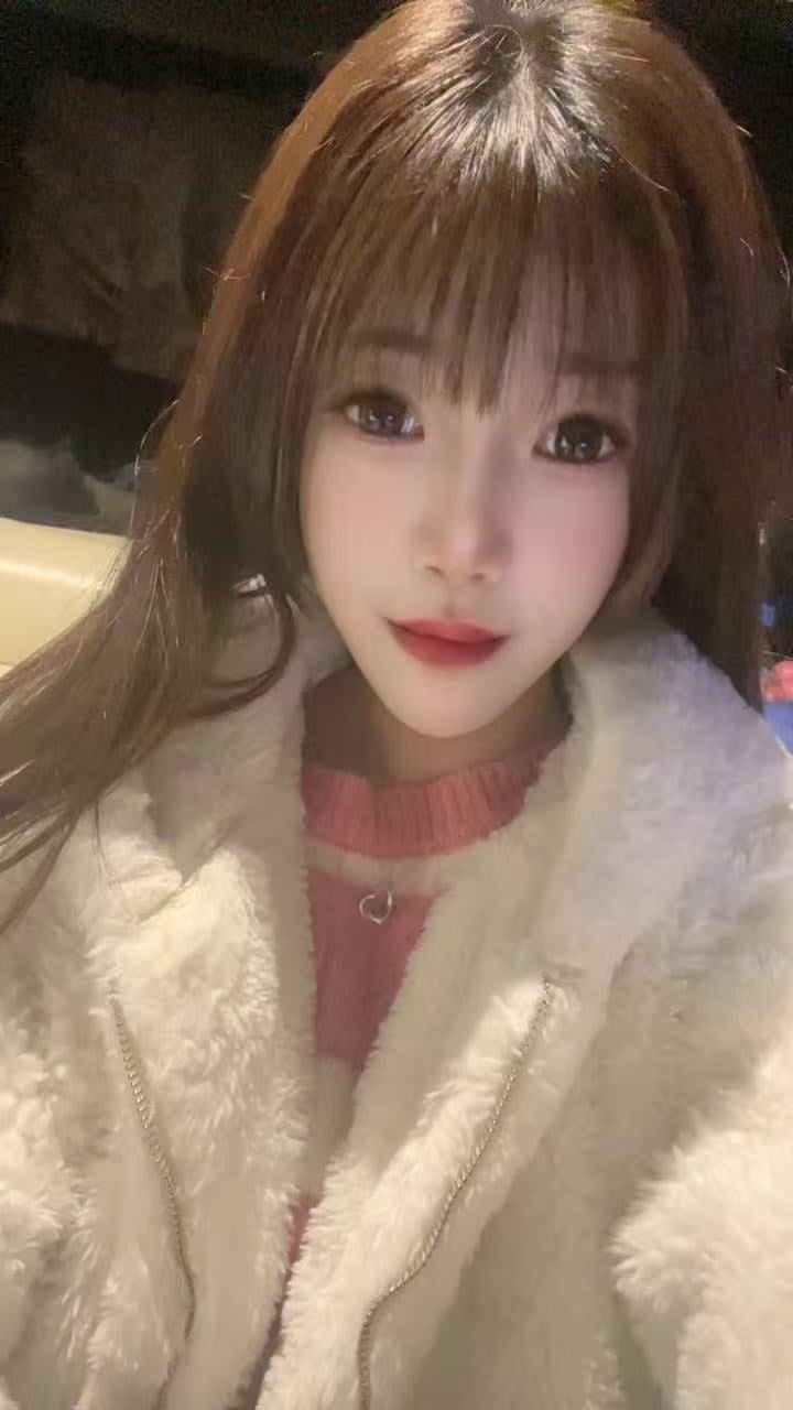 小楊旗下傳播公關-巧兒-甜美風格，提供台中傳播個人預約、KTV聚會安排與形象挑選參考。